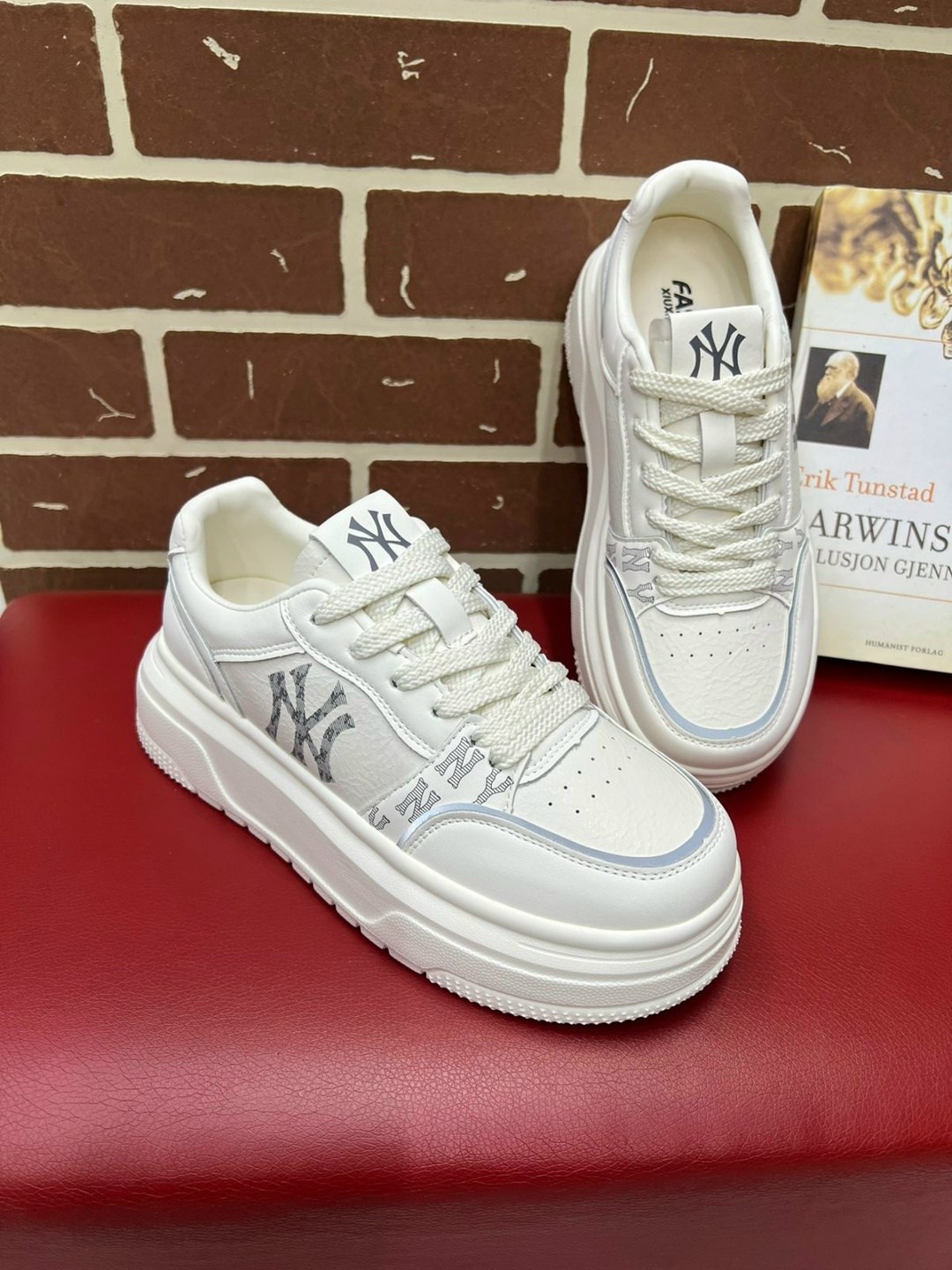 ,кроссовки женскиe,модные кроссовки, женская,кроссовки для женщин