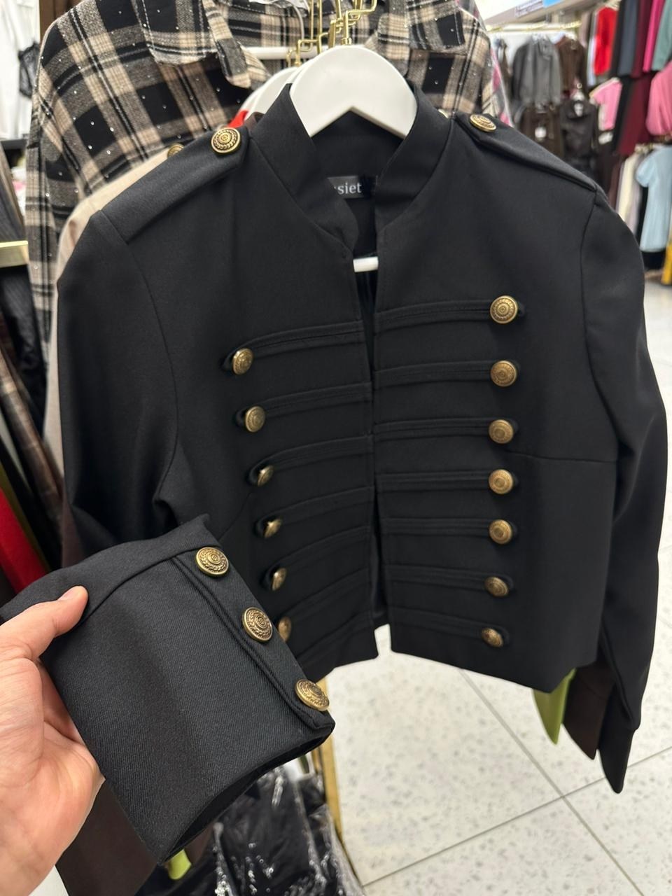 жакет в гусарском стиле,гусарский жакет,жакет balmain гусарский,гусарский пиджак,женский пиджак в гусарском стиле