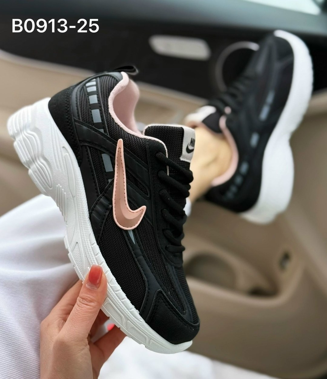 кроссовки женскиe,кроссовки,кроссовки за 20к женские,кроссовки найк женские черные на белой подошве,