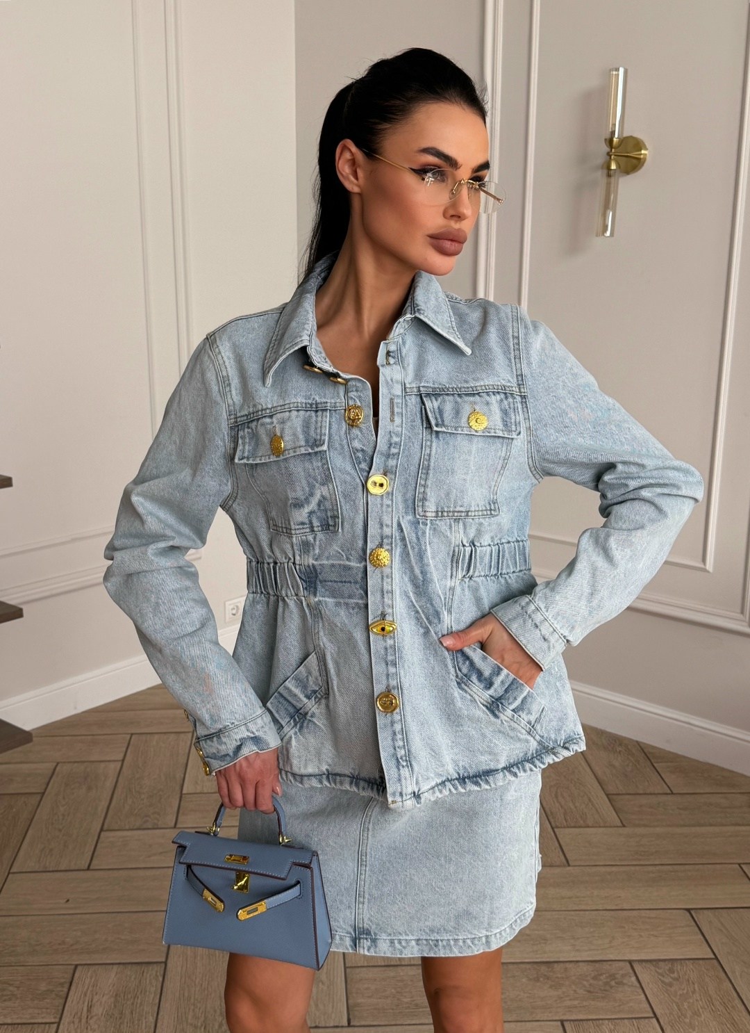 джинсовая куртка женская,джинсовая куртка,женский джинсовый костюм,джинсовые костюмы,джинсовая юбка