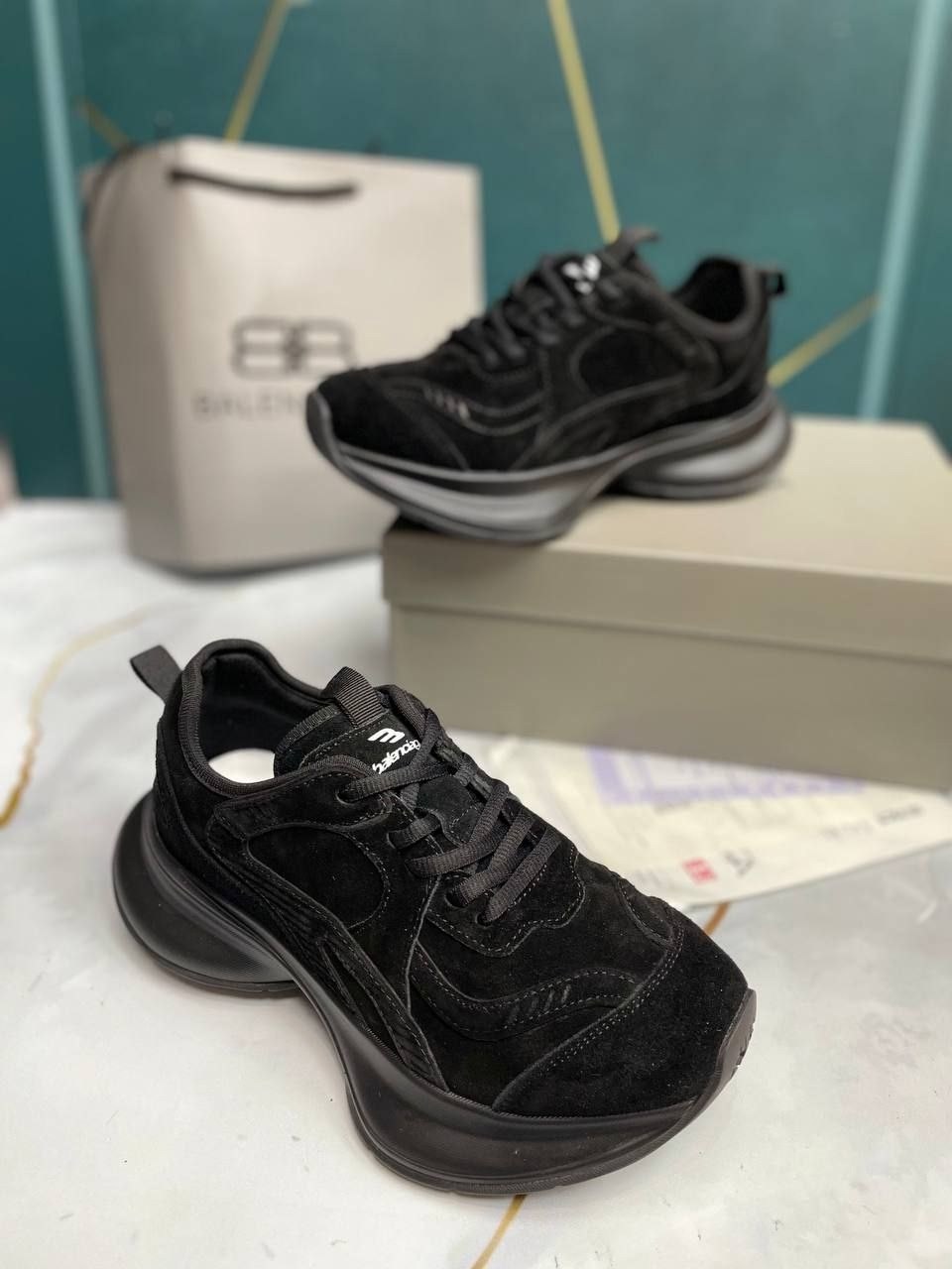 balenciaga кроссовки черные,кроссовки женские balenciaga,кроссовки balenciaga,кроссовки balenciaga triple s,кроссовки замшевые balenci@ga черные