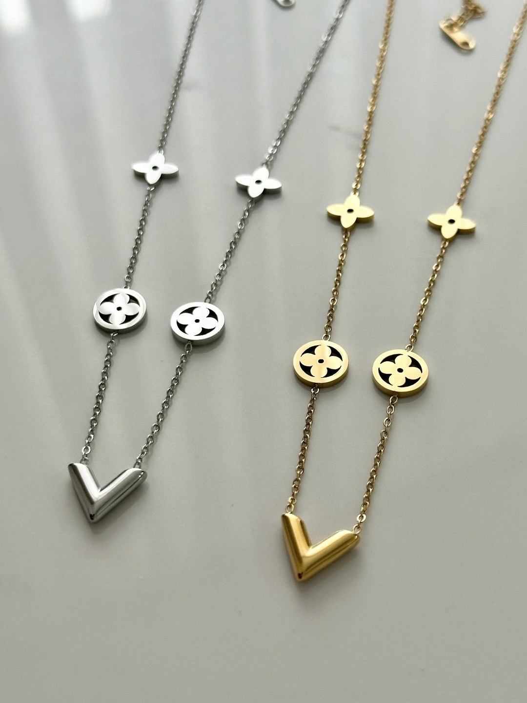 колье чокер с жемчугом,чокер из натурального жемчуга и хрустальных бусин,чокер из бисера жемчужный бижутерия anshe,чокер с перламутром и жемчугом,чокеры из бисера