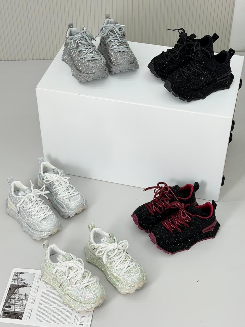 ,кроссовки женскиe,блестящие кроссовки,серебряные кроссовки,кроссовки со стразами