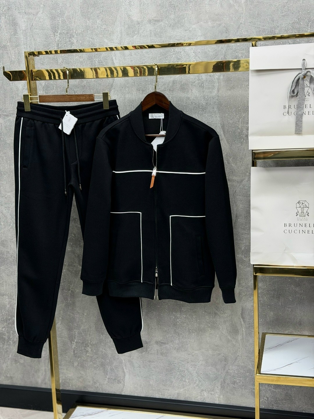 спортивный костюм brunello cucinelli,костюм спортивный,мужской спортивный костюм,мужской спортивный костюм brunello cucinelli,костюм спортивный prada