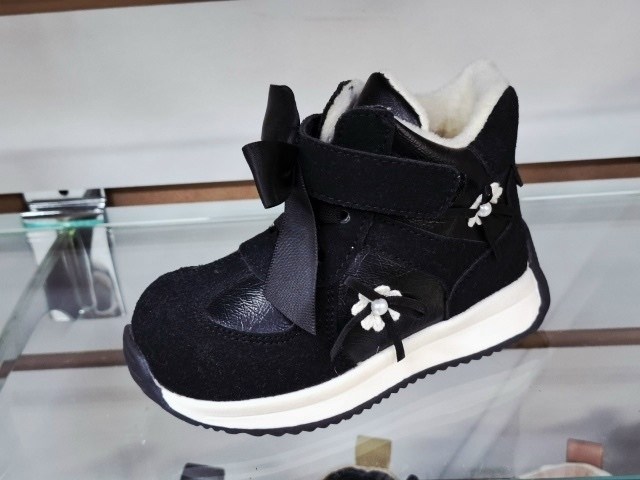 ,кроссовки с бантом,женские кроссовки,модные кроссовки,ботинки для девочек