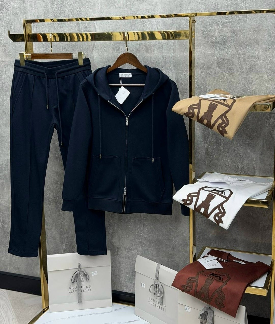 спортивный костюм brunello cucinelli,мужские спортивные костюмы brunello cucinelli,прогулочный костюм brunello cucinelli 33621,кашемировый костюм loro piana,костюм brunello cucinelli в сером цвете