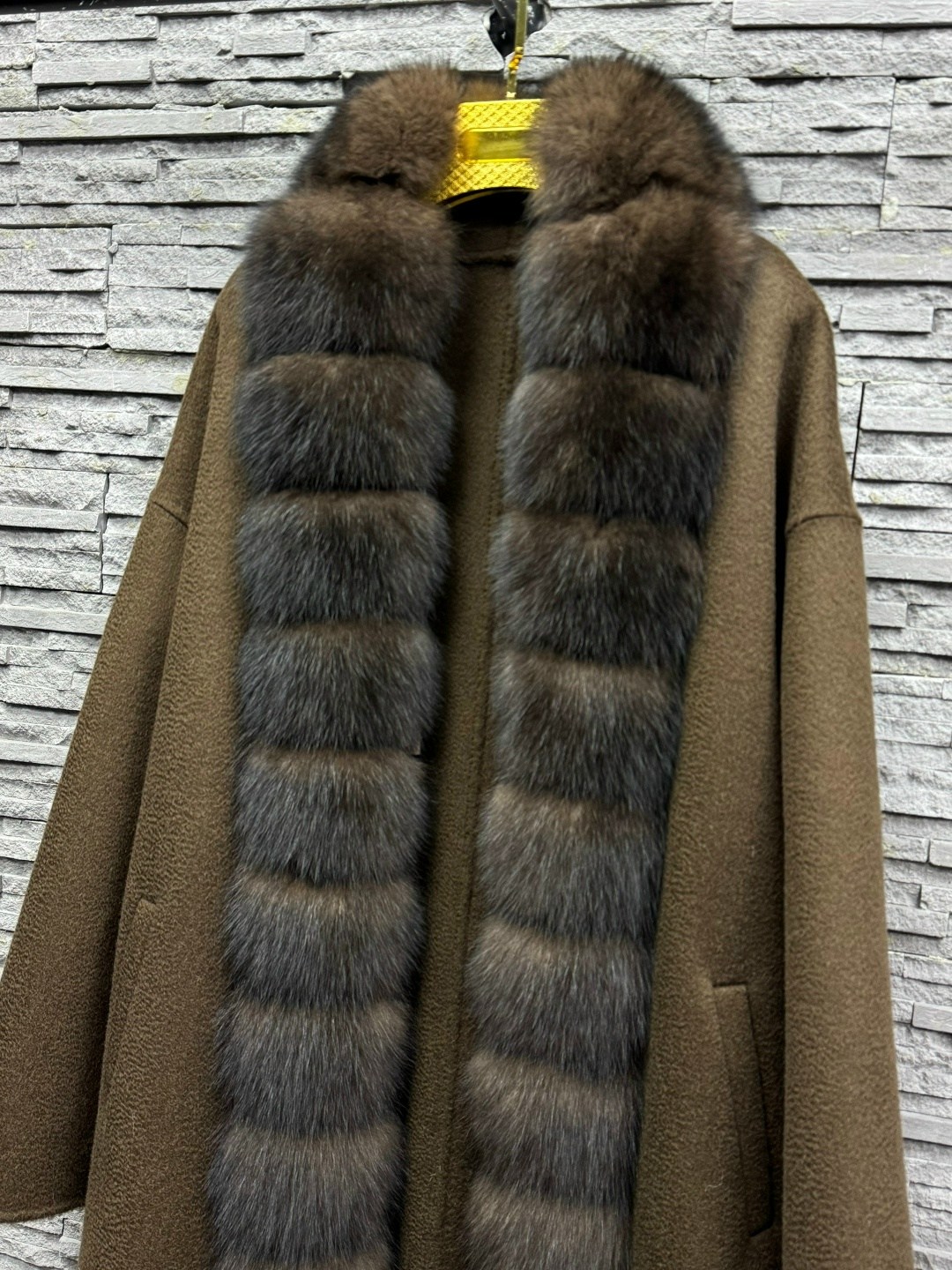пальто-макси из шерсти и кашемира с мехом куницы,пальто из кашемира loro piano с мехом куницы,пальто с соболем loro piana,кашемировое пальто из меха соболя п02,пальто с натуральным мехом соболя northf