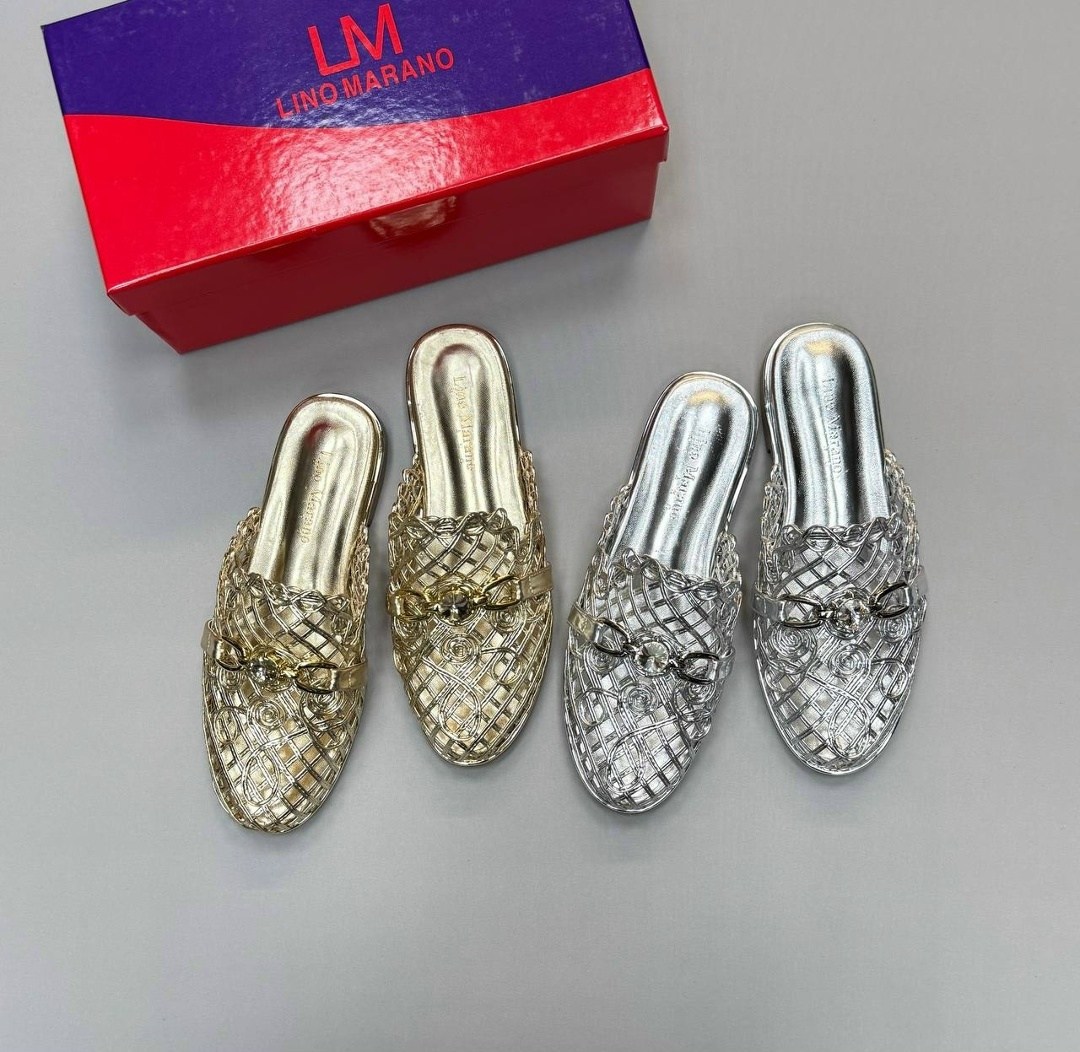 ,шлепанцы женские,модные шлепанцы,модные тапочки,шлепки женские