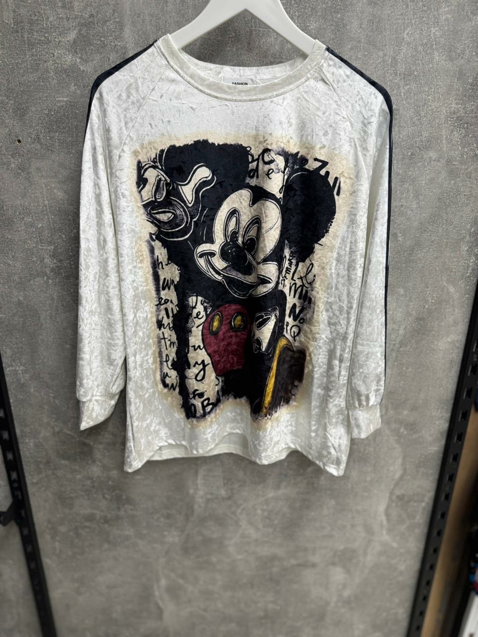 свитшот толстовка оверсайз микки маус со стразами,модные свитшоты,свитшот,свитшот женская,свитшот толстовка