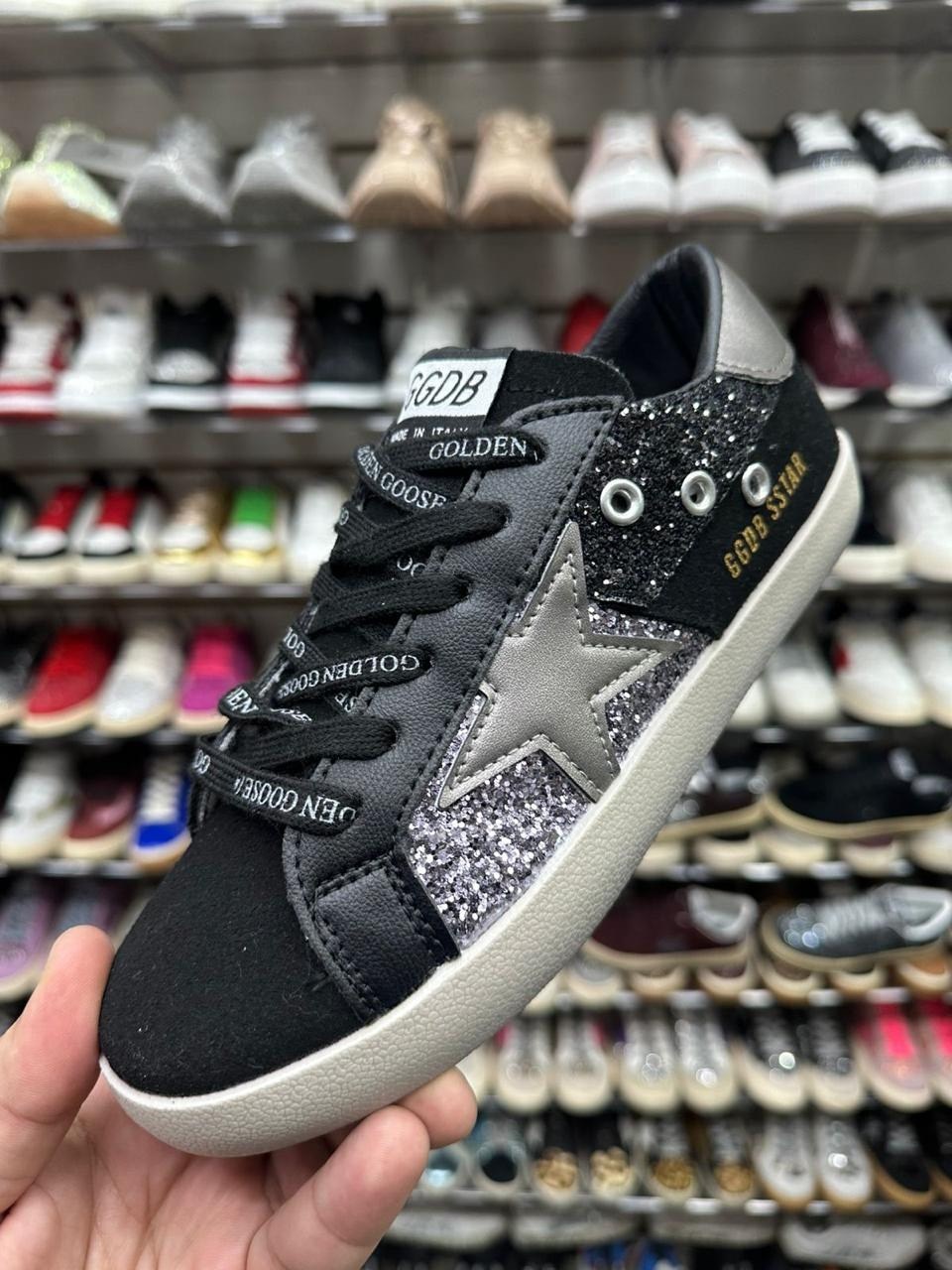 golden goose кеды super-star с блестками серебристый,кеды женские golden goose,кеды женские golden goose модель 614403,кожаные кеды golden goose superstar premium,