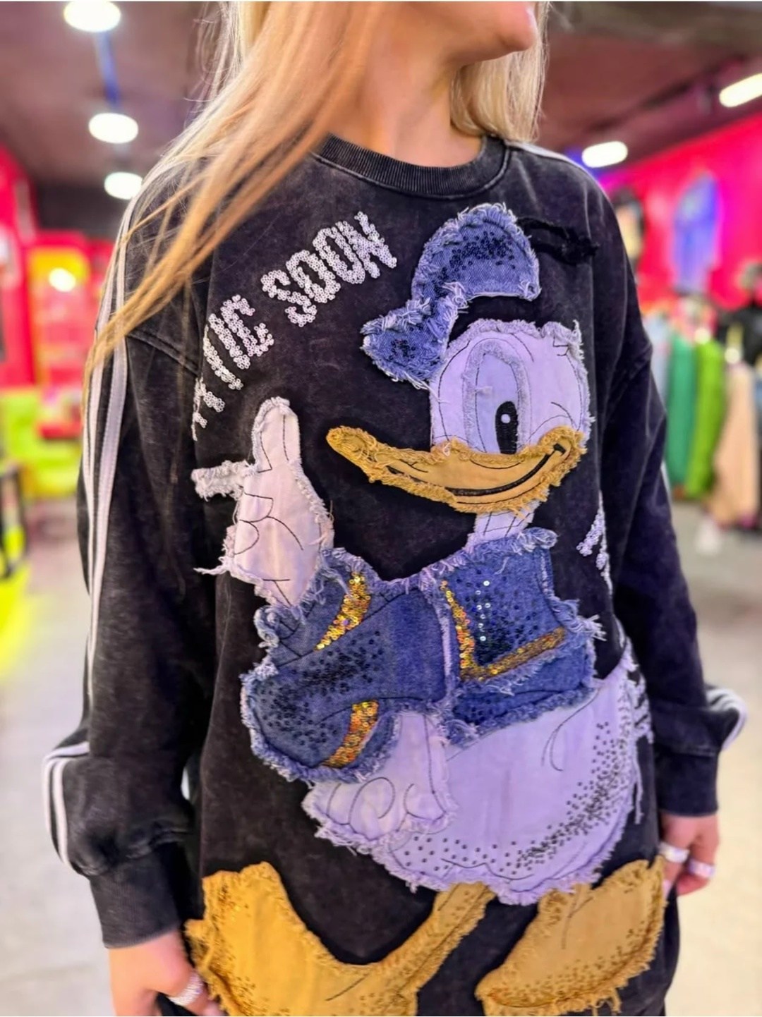 свитшот толстовка оверсайз микки маус со стразами,свитшот дисней,свитшот с принтом и пайетками оверсайз korean stars,свитшот с пайетками,свитшот женский