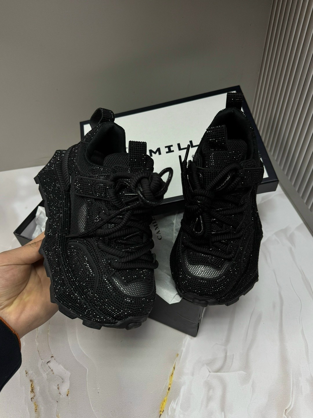 кроссовки женские,,кроссовки черные,кроссовки модные,массивные кроссовки