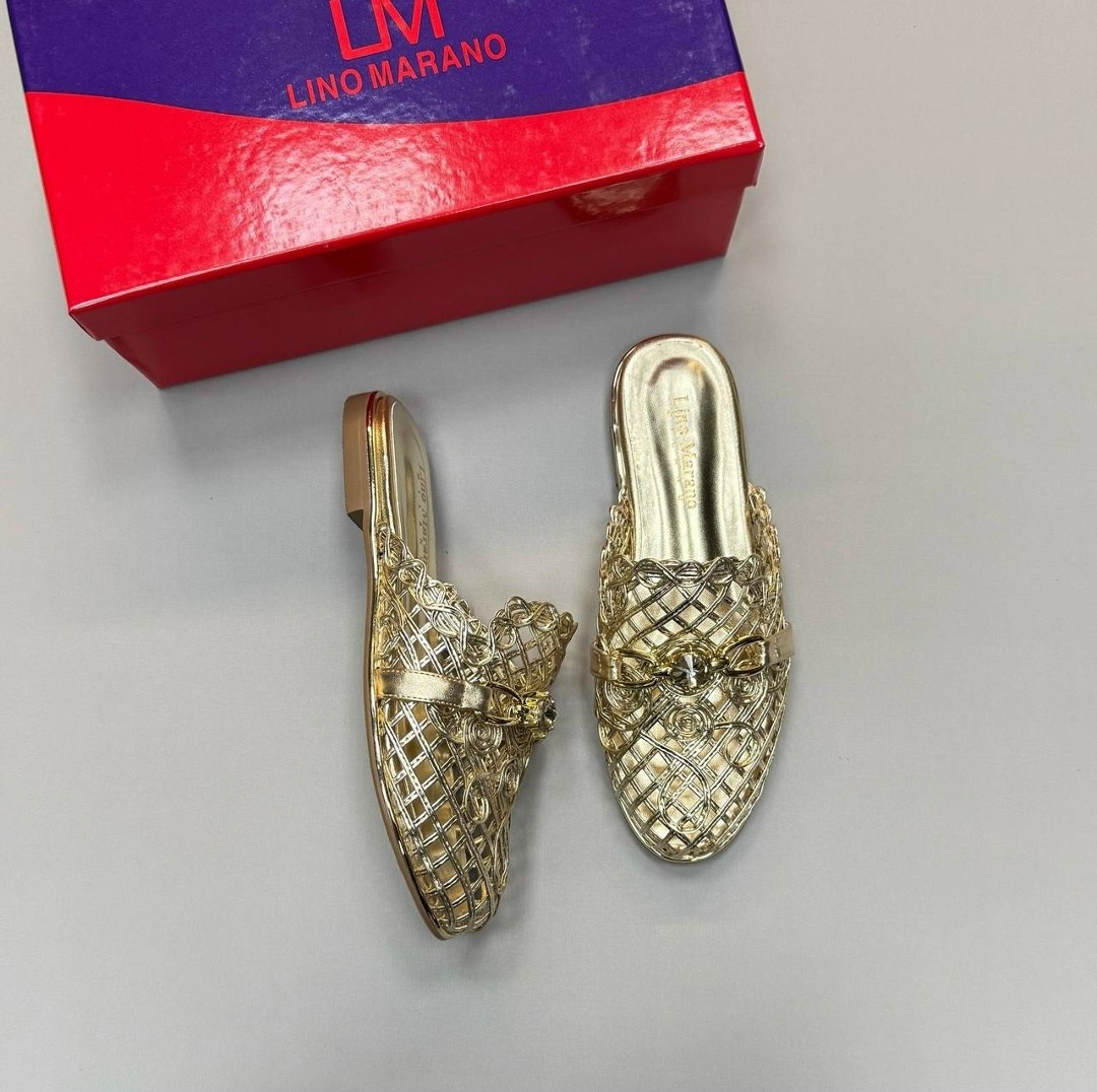 ,шлепанцы женские,модные шлепанцы,модные тапочки,шлепки женские