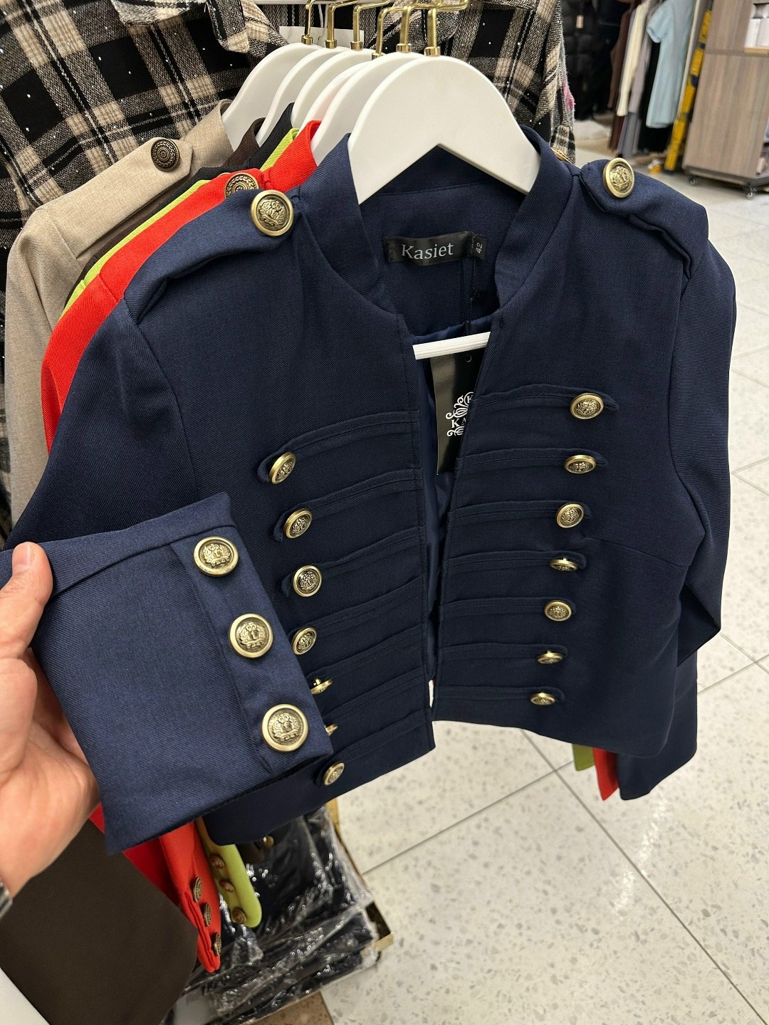 жакет в гусарском стиле,гусарский жакет,жакет balmain гусарский,гусарский пиджак,женский пиджак в гусарском стиле