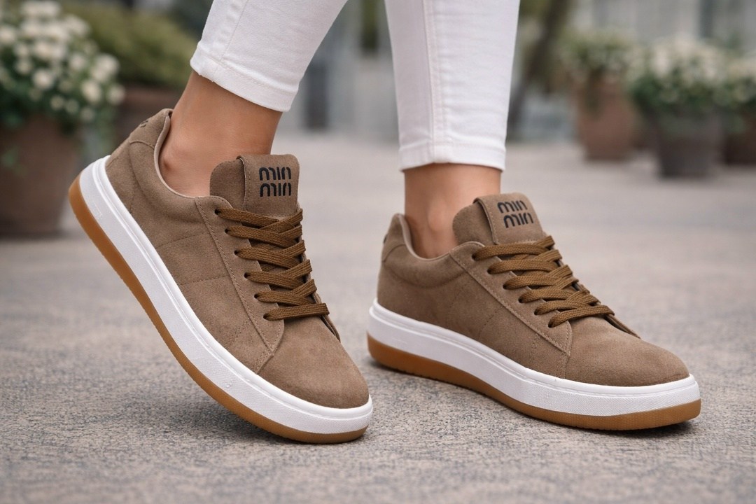 ,кеды адидас черные с белой подошвой,кеды женские черные,женские кроссовки,кроссовки для женщин