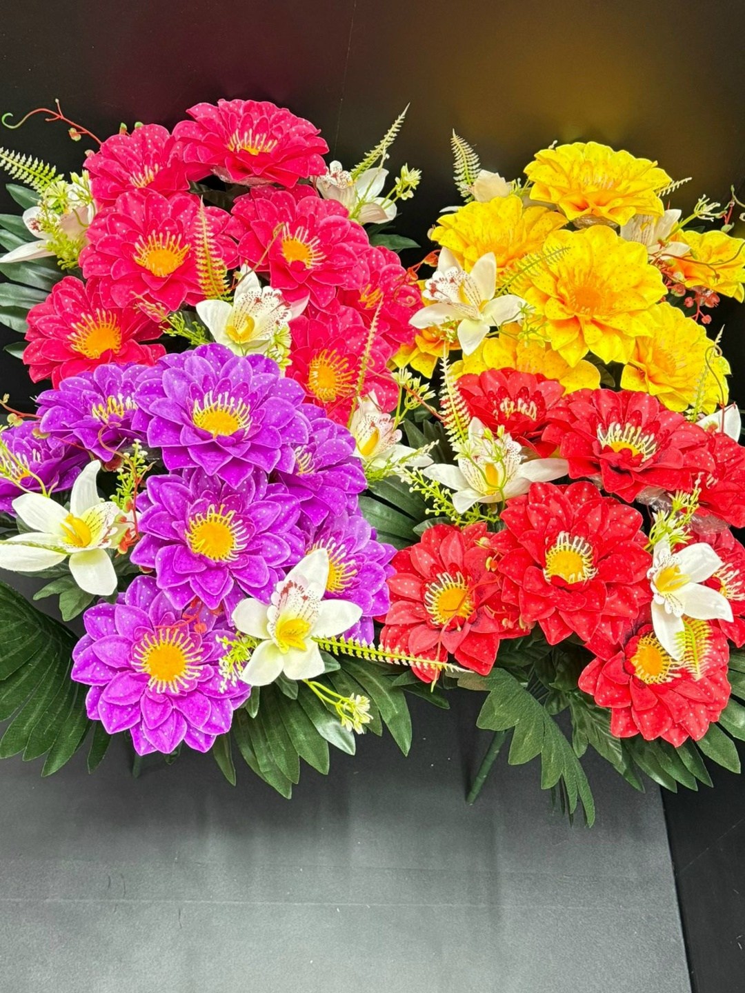 букет,искусственные цветы,корзина ритуальная из искуcственных цветов "пионы и герберы фуксия",искусственные букеты,искусственные цветы оптом