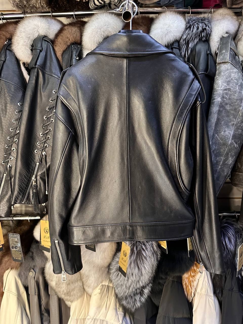 женская кожаная куртка,куртка кожаная,куртка косуха,кожаная куртка косуха,кожаная куртка прада