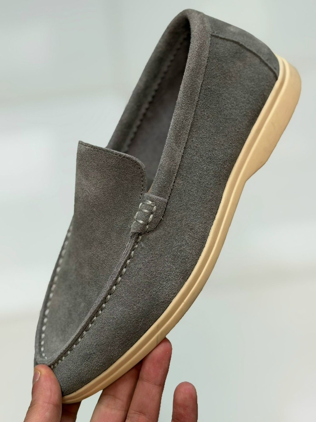 ,лоферы loro piana мужские,лоферы бежевые,мокасин мужские,замшевые мокасины лоро пиано