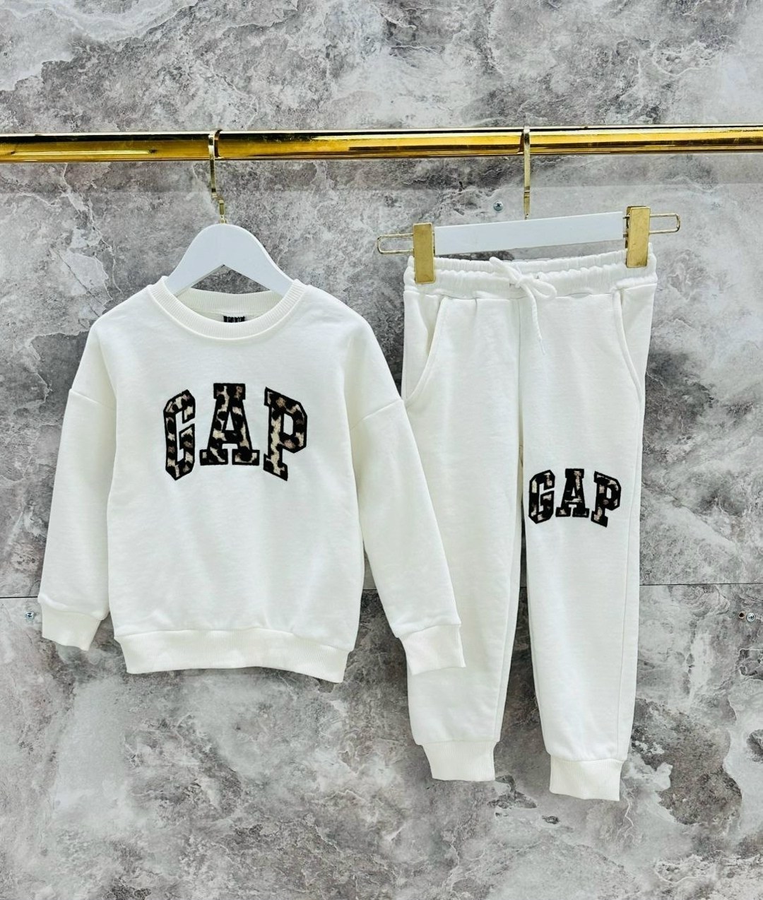 костюм спортивный gap,комплект одежды gap,костюм gap,костюм бежевый,костюм на флисе