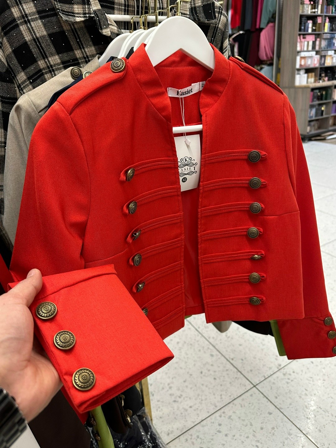 жакет в гусарском стиле,гусарский жакет,жакет balmain гусарский,гусарский пиджак,женский пиджак в гусарском стиле