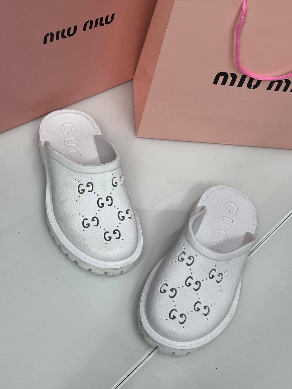 ,женские шлепанцы,гуччи резиновые сабо,шлепки женские,женские сабо шлепанцы