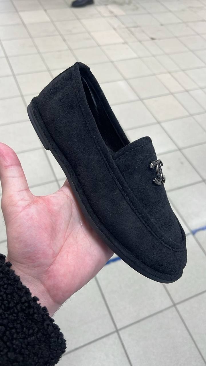 женские лоферы chanel на меху,,лоферы chanel,женские замшевые лоферы chanel коричневые с мехом,женские замшевые лоферы chanel с мехом