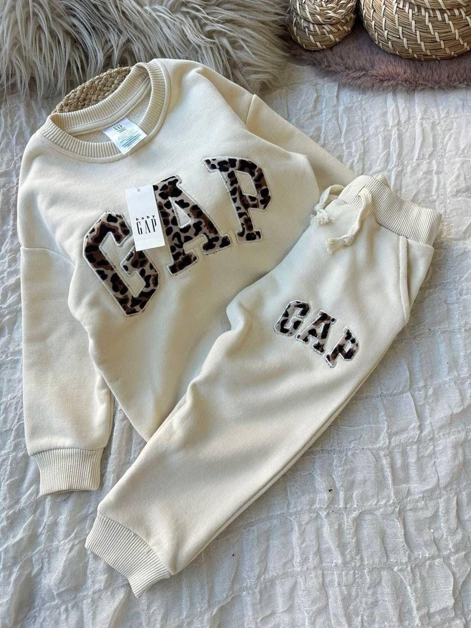 костюм спортивный gap,комплект одежды gap,костюм gap,костюм бежевый,костюм на флисе