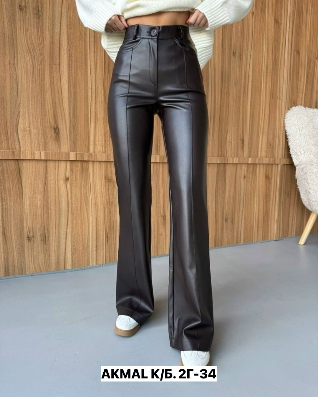 брюки клеш из экокожи,брюки кожаные клеш,кожаные штаны клеш,черные брюки клеш,кожаные брюки брюки клеш с разрезом из экокожи