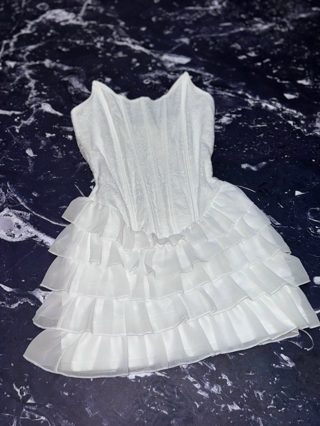 платье корсет,модное платье,короткое белое платье с корсетом,платья мини,платье