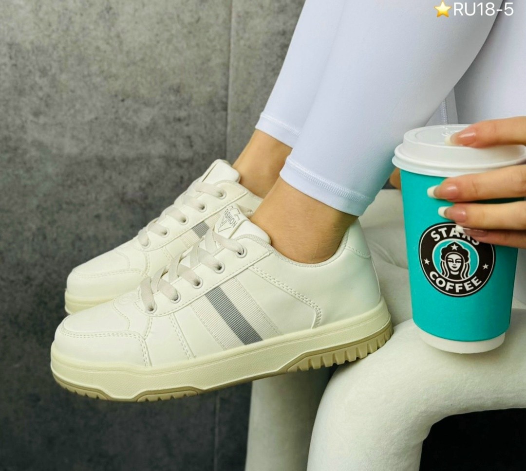 ,женские кроссовки,стильные кроссовки,серые кроссовки,спортивная