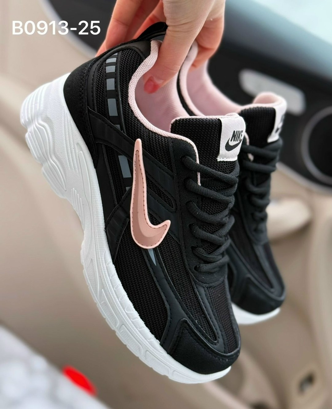 кроссовки женскиe,кроссовки,кроссовки за 20к женские,кроссовки найк женские черные на белой подошве,