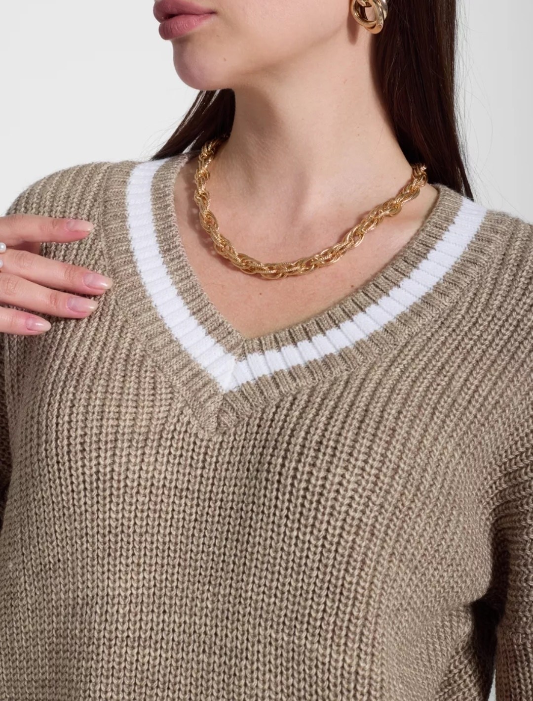 бежевый джемпер,джемпер вязаный оверсайз базовый с v-образным вырезом jashar textile,свитер женский,свитер премиум качество,джемпер модный