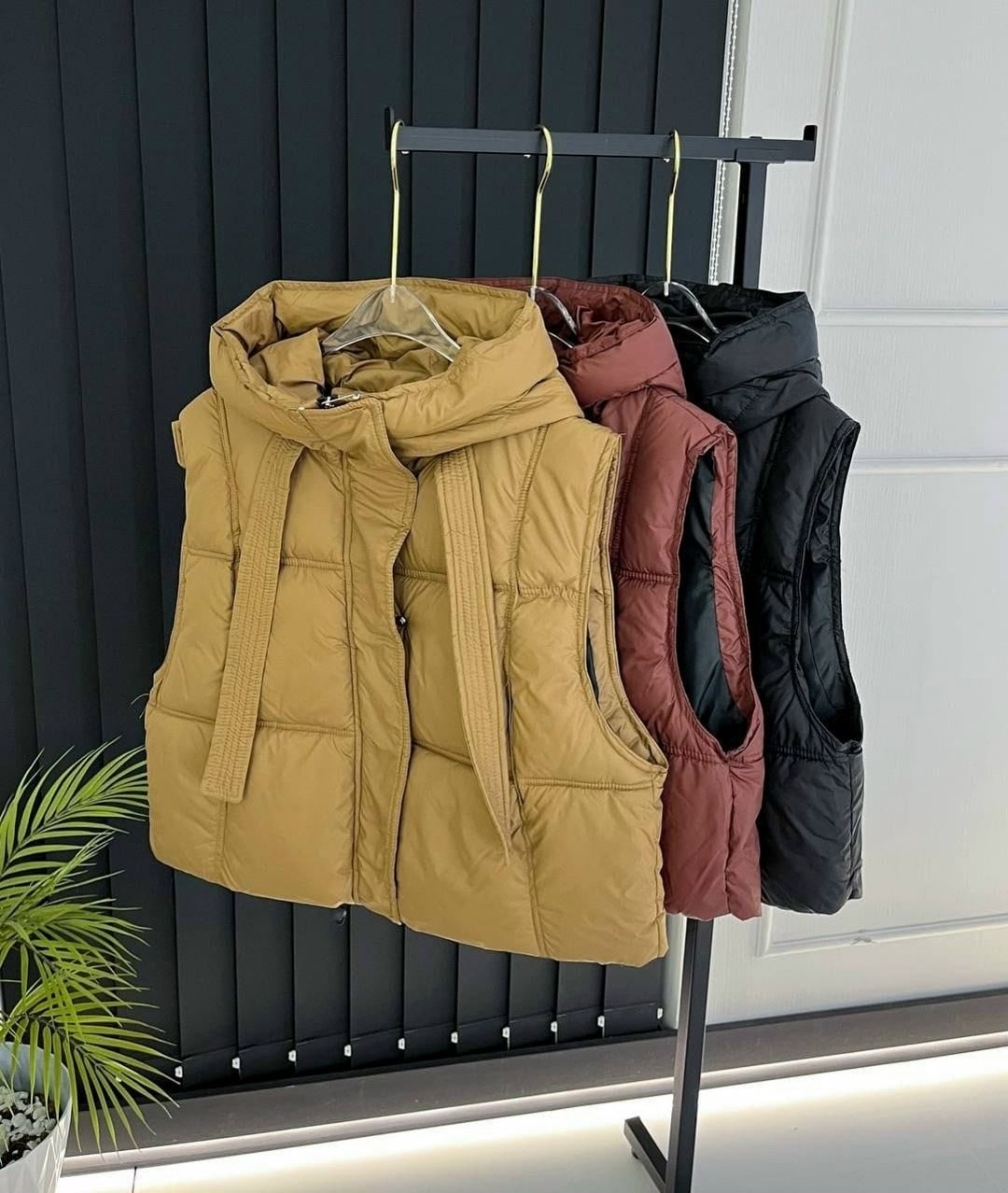 жилет с капюшоном женский,теплый жилет,жилет с капюшоном,пуховой жилет,жилетка с капюшоном