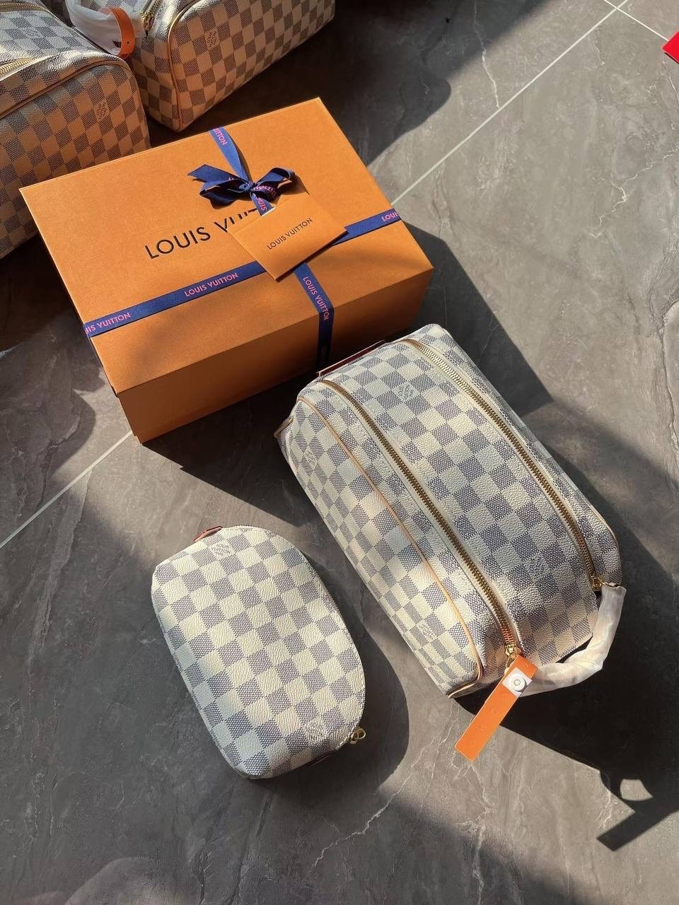 косметичка louis vuitton,луи виттон косметичка,несессер луи виттон мужской,косметичка набор,косметичка луи витон