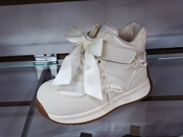 ,кроссовки с бантом,женские кроссовки,модные кроссовки,ботинки для девочек