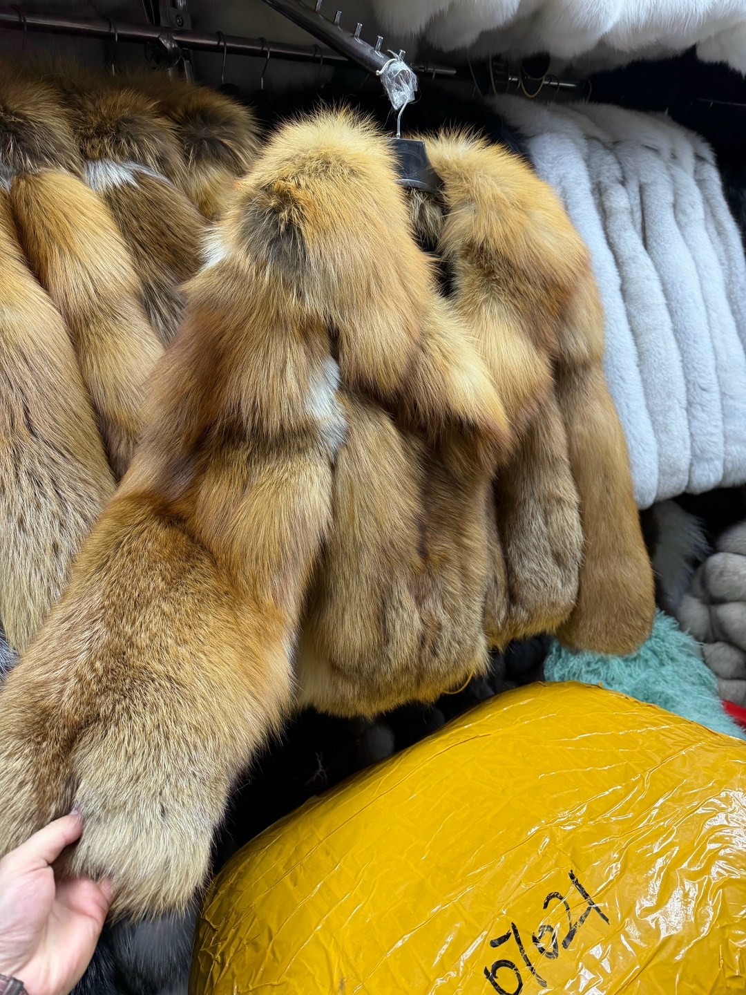 женская шуба с длинным рукавом из натурального красного лисьего меха,женская куртка из натурального меха шуба лисьего меха,шуба из лисы,женская шуба из лисьего меха,шуба из натуральной лисы огневка