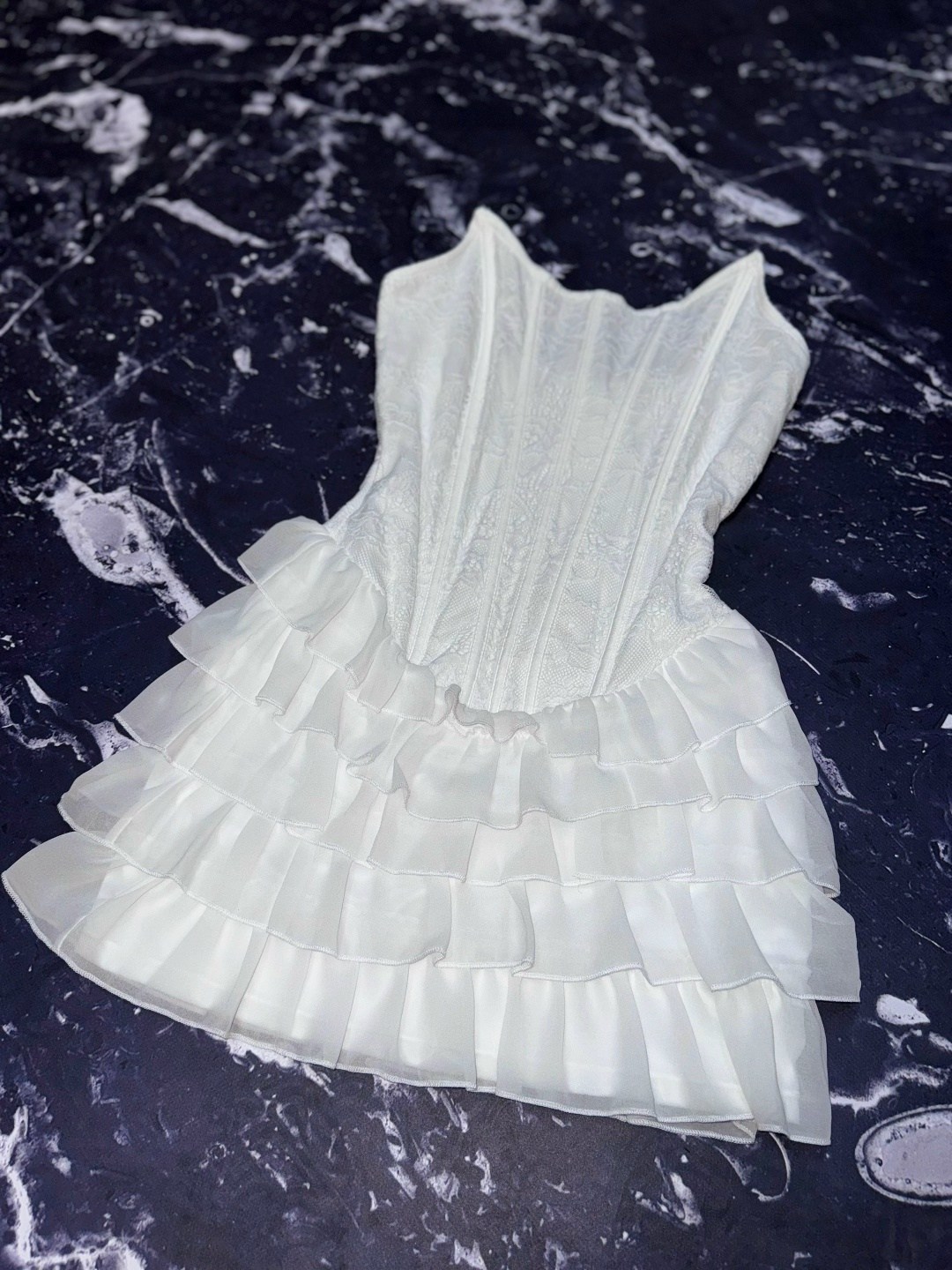 платье корсет,модное платье,короткое белое платье с корсетом,платья мини,платье