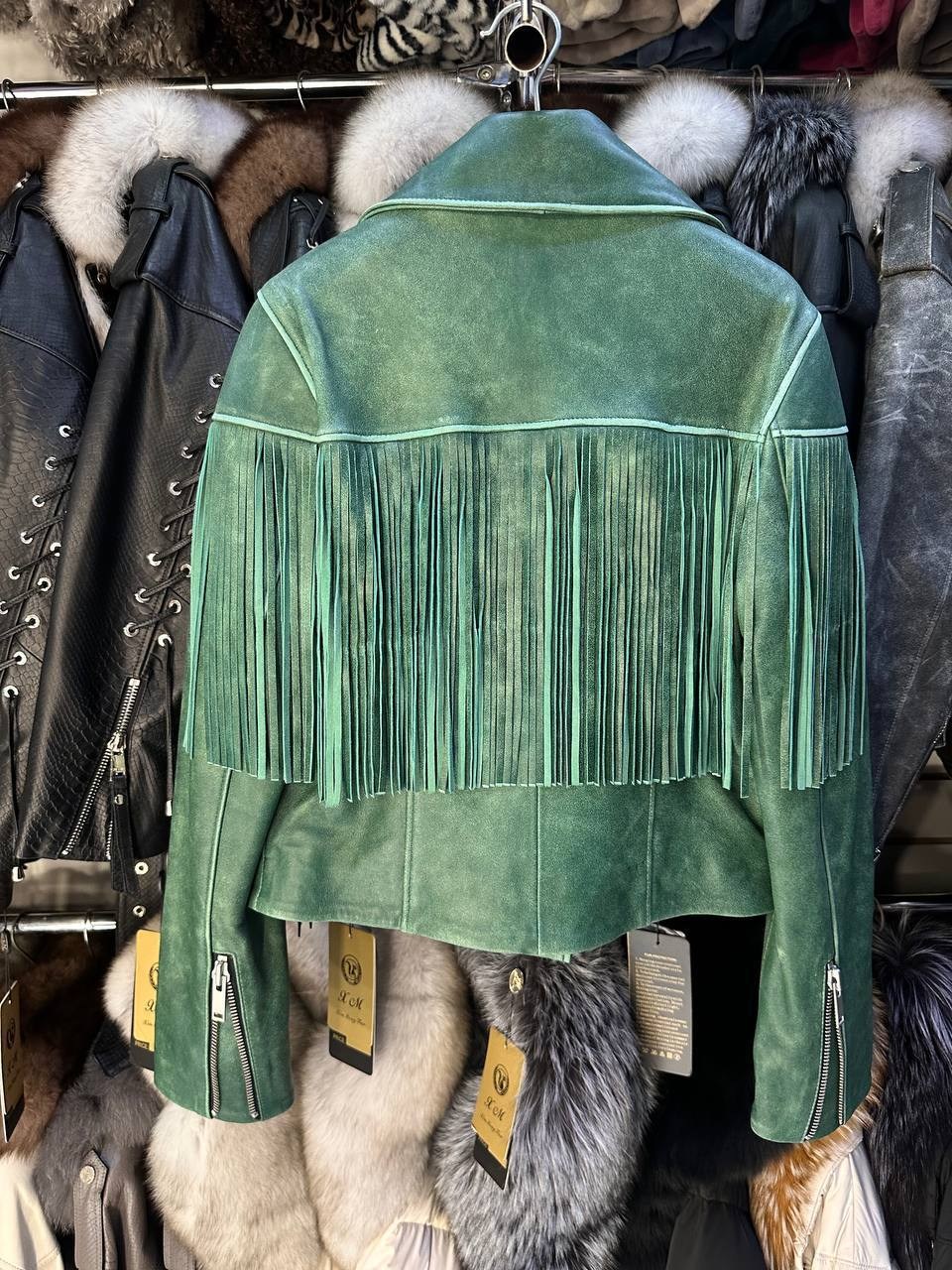 куртка косуха,женская замшевая косуха с бахромой yves saint laurent,кожаная куртка,кожаная куртка с бахромой,косуха с бахромой