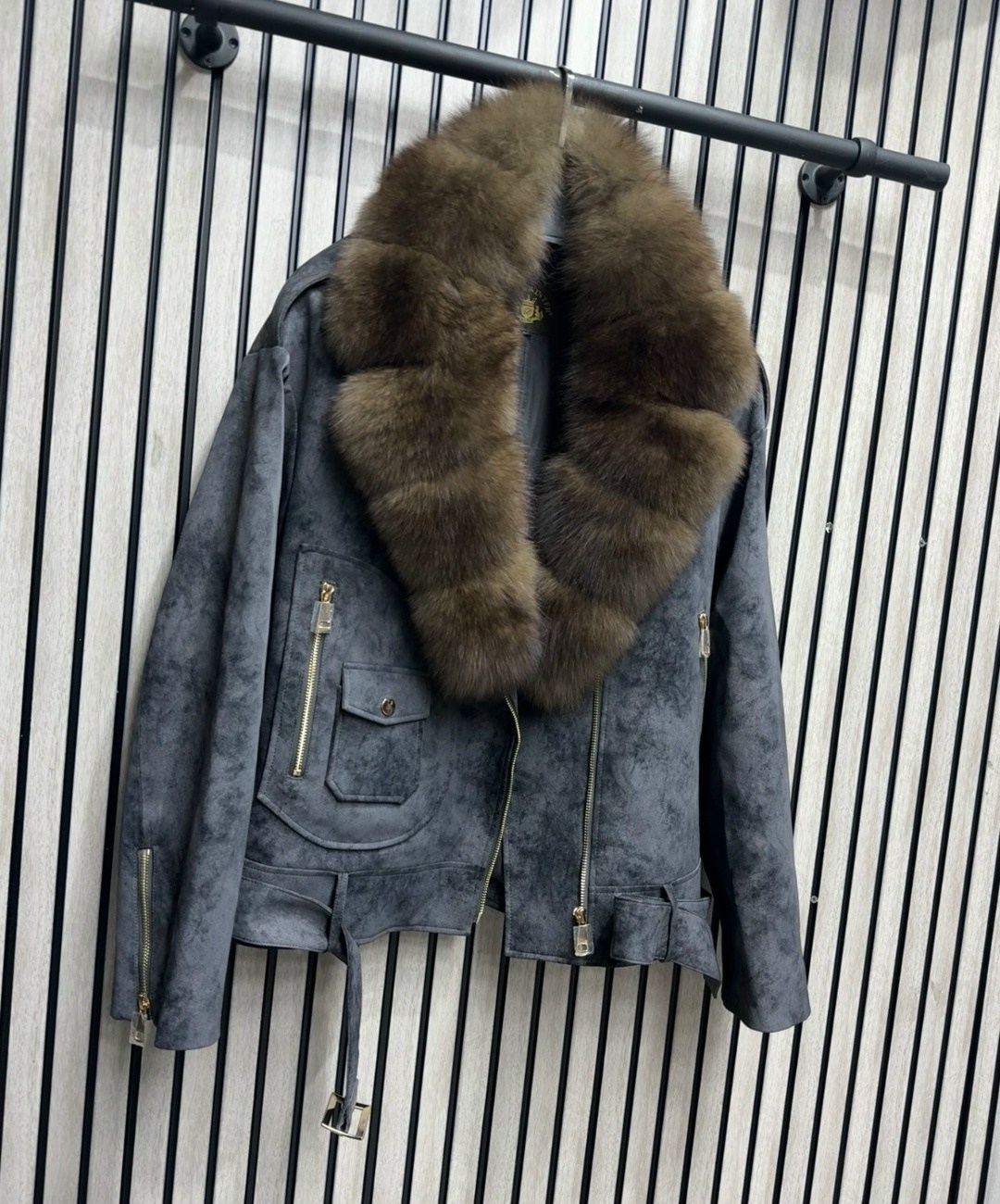 женская джинсовая куртка с мехом песца,куртка с натуральным мехом,куртка с мехом,джинсовка с мехом,куртка кожаная с мехом