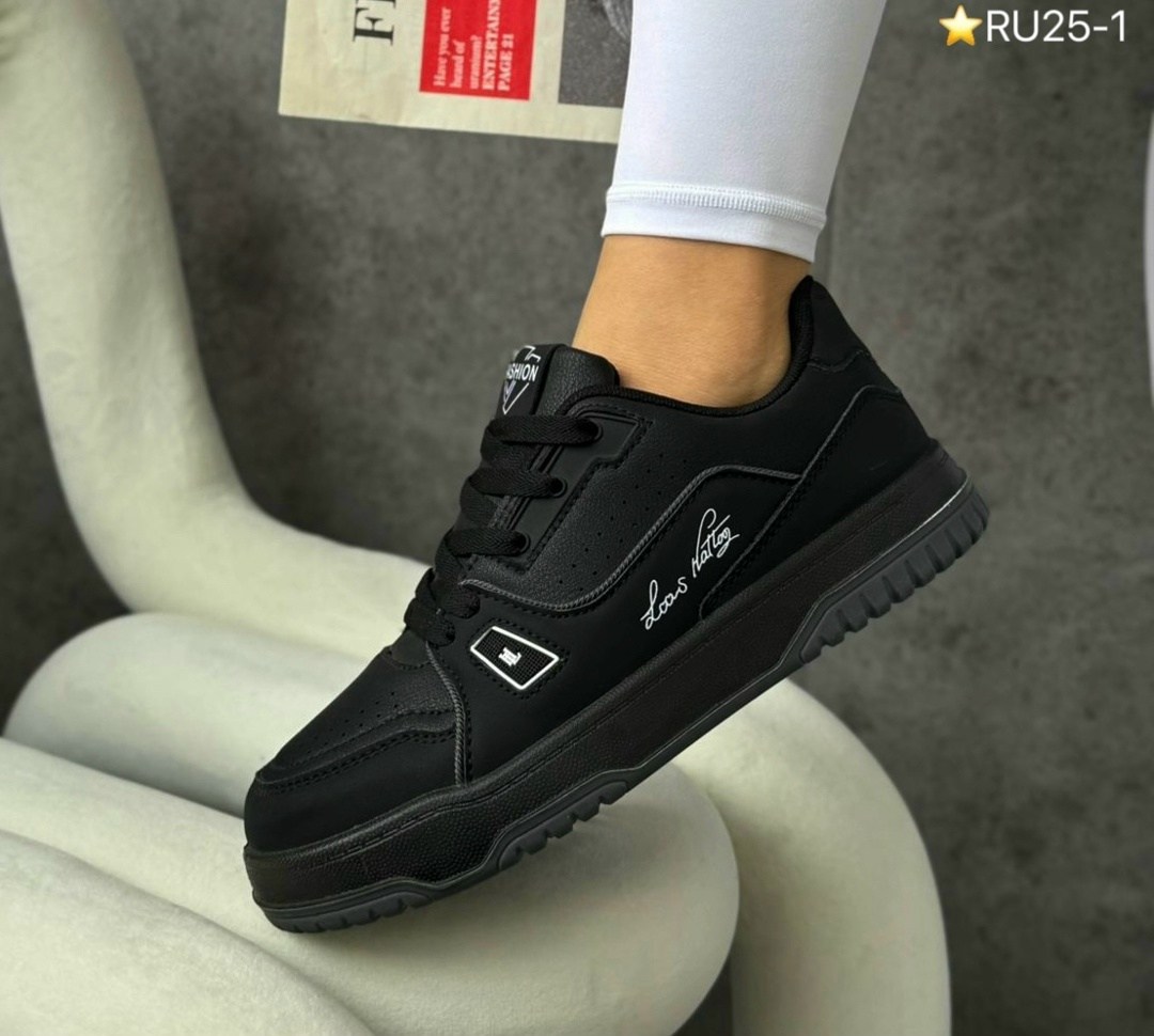 кроссовки женскиe,стильные кроссовки,,спортивная ,кроссовка