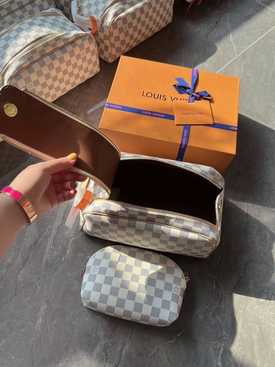 косметичка louis vuitton,луи виттон косметичка,несессер луи виттон мужской,косметичка набор,косметичка луи витон