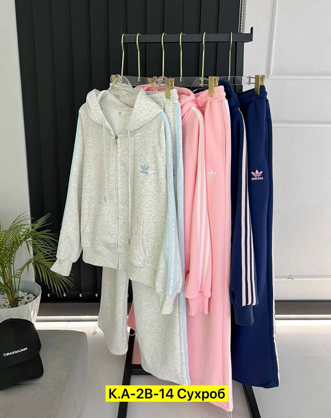 спортивные костюмы,спортивные костюмы женские,спортивный костюм adidas originals,женская кофта,одежда спортивная