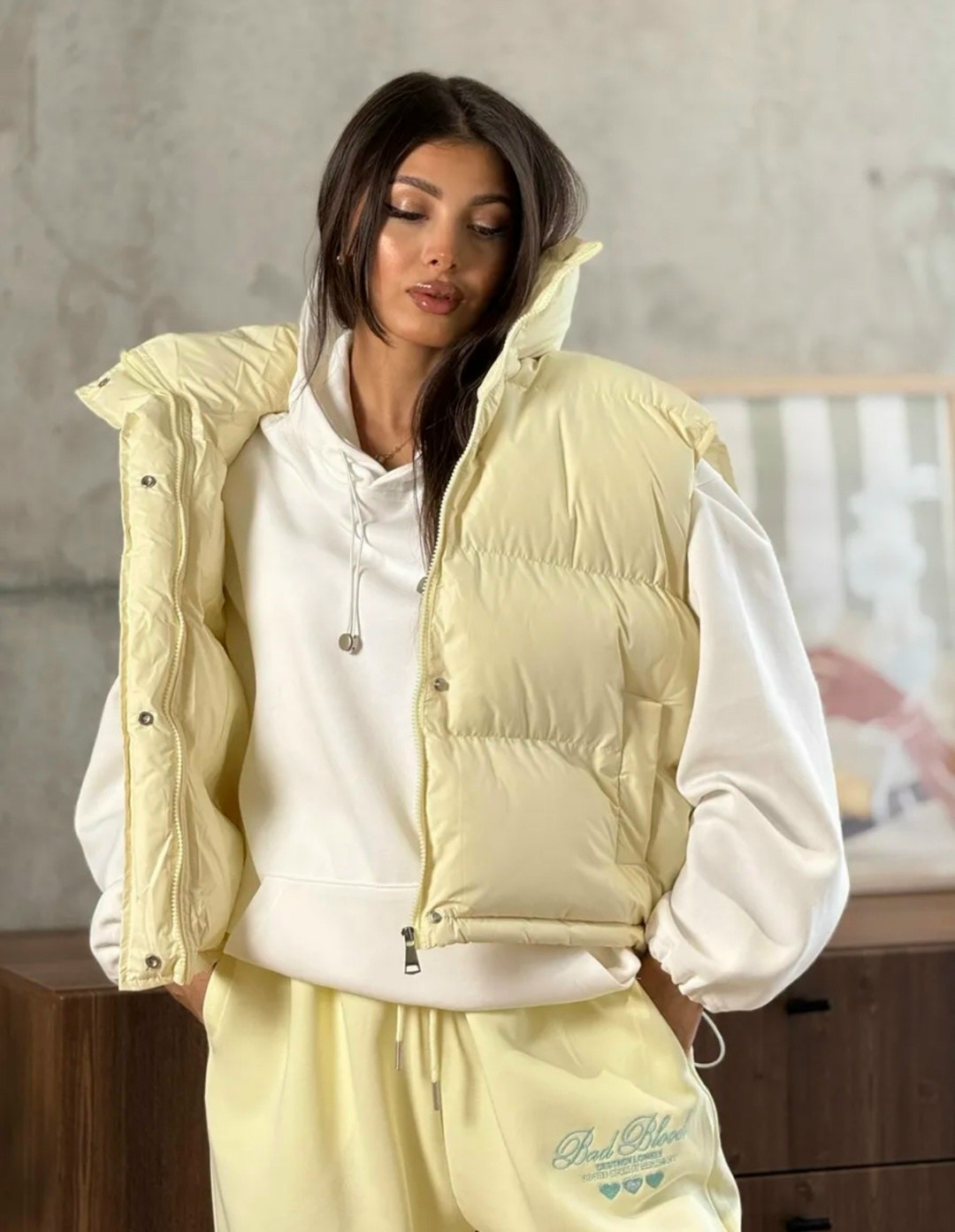 женская жилетка,теплый жилет,жилет женский,жилет,жилетка женская с капюшоном