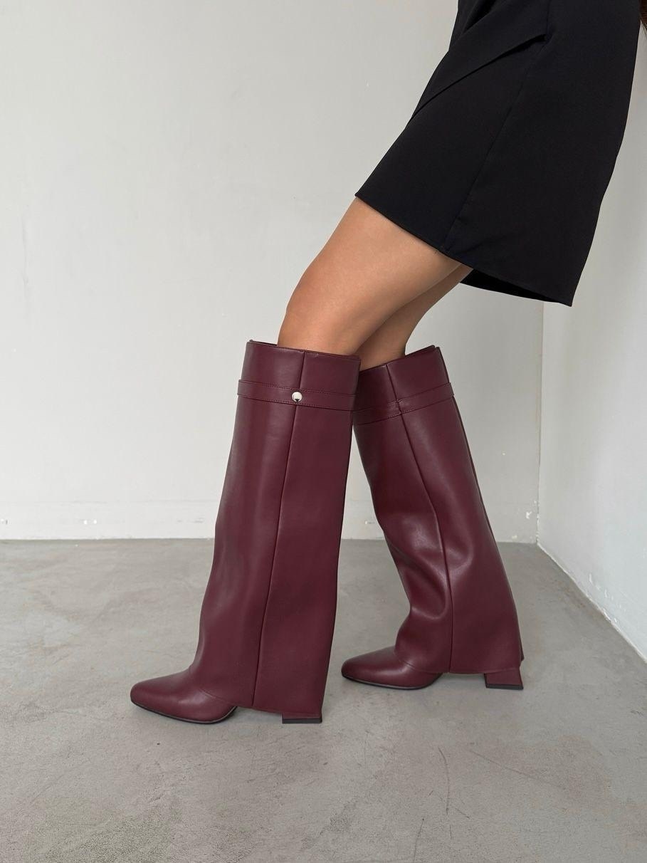 стильные сапоги,модные сапоги,бордовые сапоги,женские сапоги,высокие сапоги