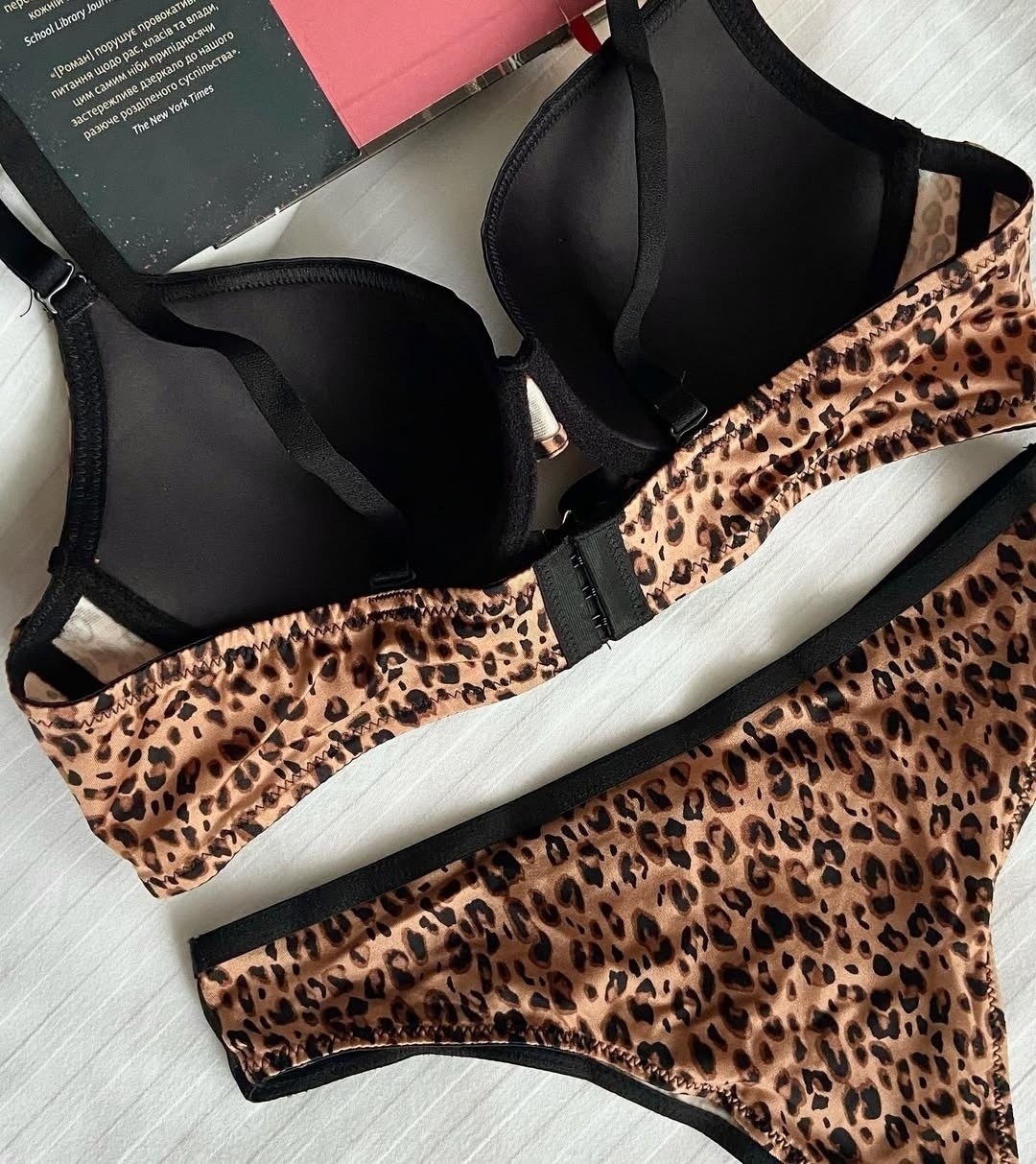 комплект женского нижнего белья,комплект нижнего белья,леопардовый комплект нижнего белья,виктория сикрет леопардовый комплект,женское нижнее белье