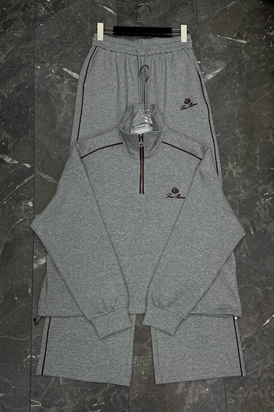 спортивный костюм женский,спортивный костюм,спортивный костюм miu miu женский,женская спортивная одежда,loro piana женский красный костюм