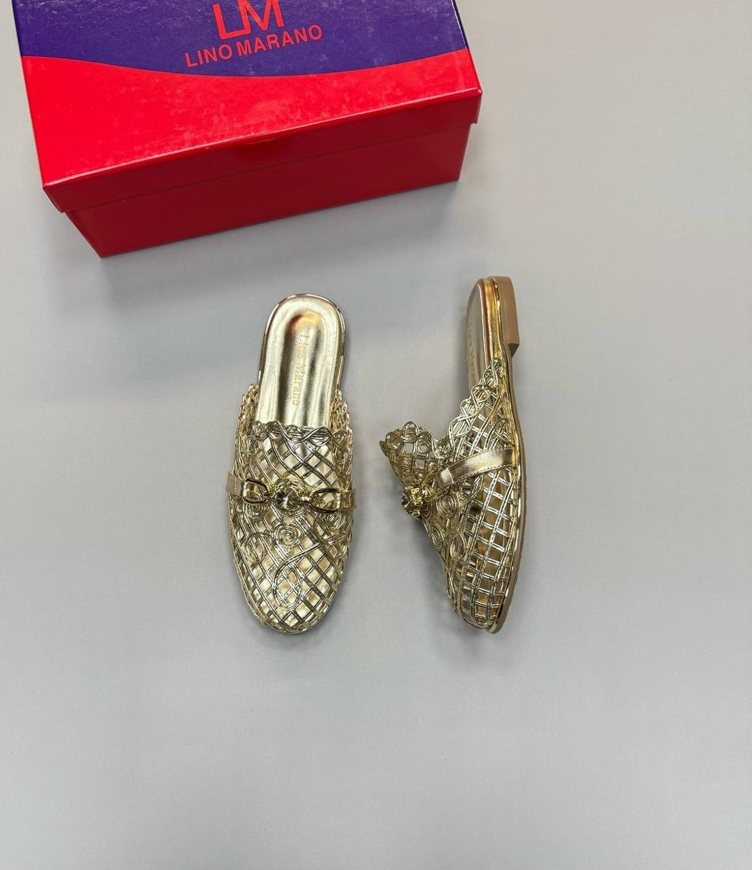 ,шлепанцы женские,модные шлепанцы,модные тапочки,шлепки женские