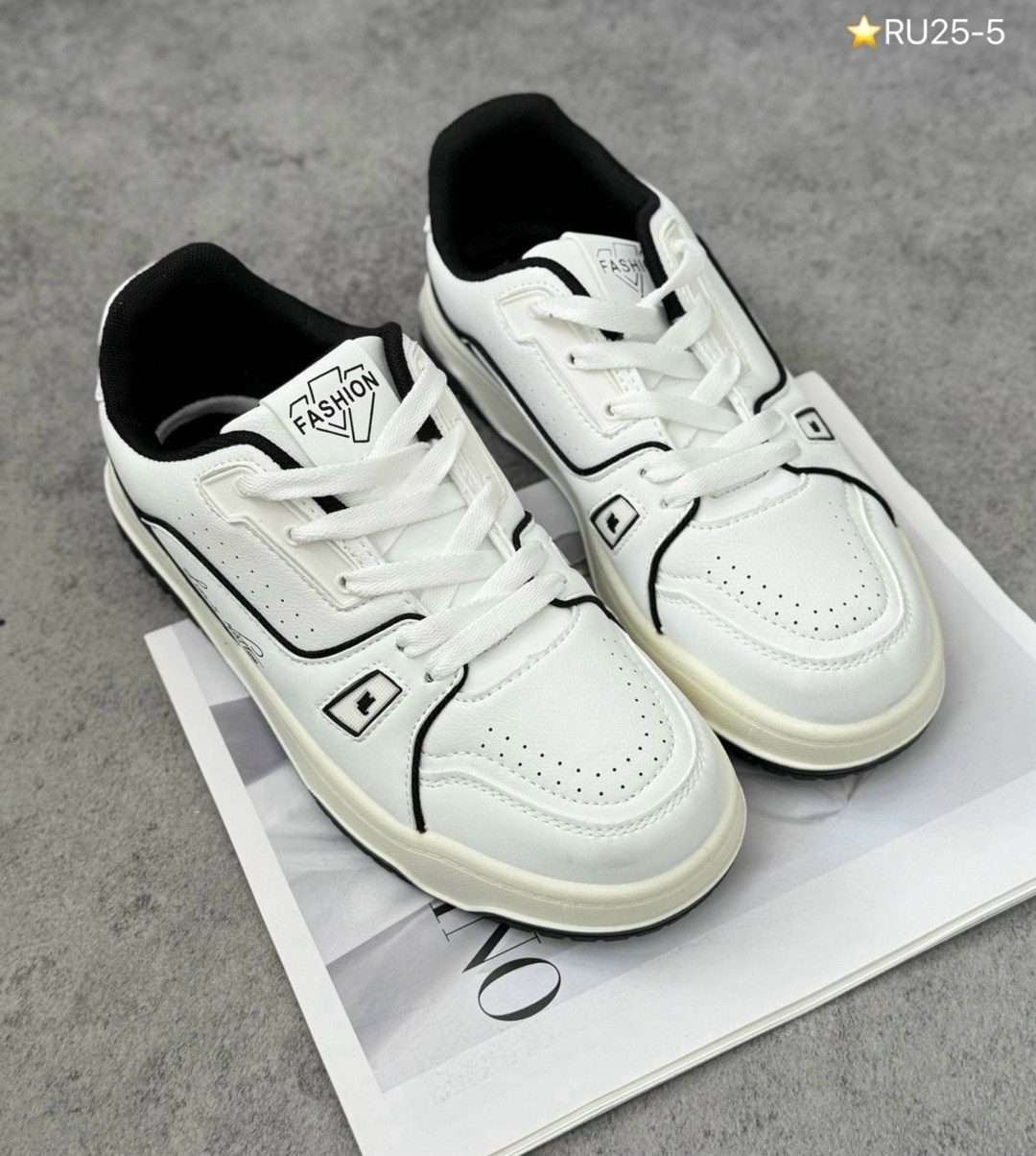 кроссовки женскиe,стильные кроссовки,,спортивная ,кроссовка