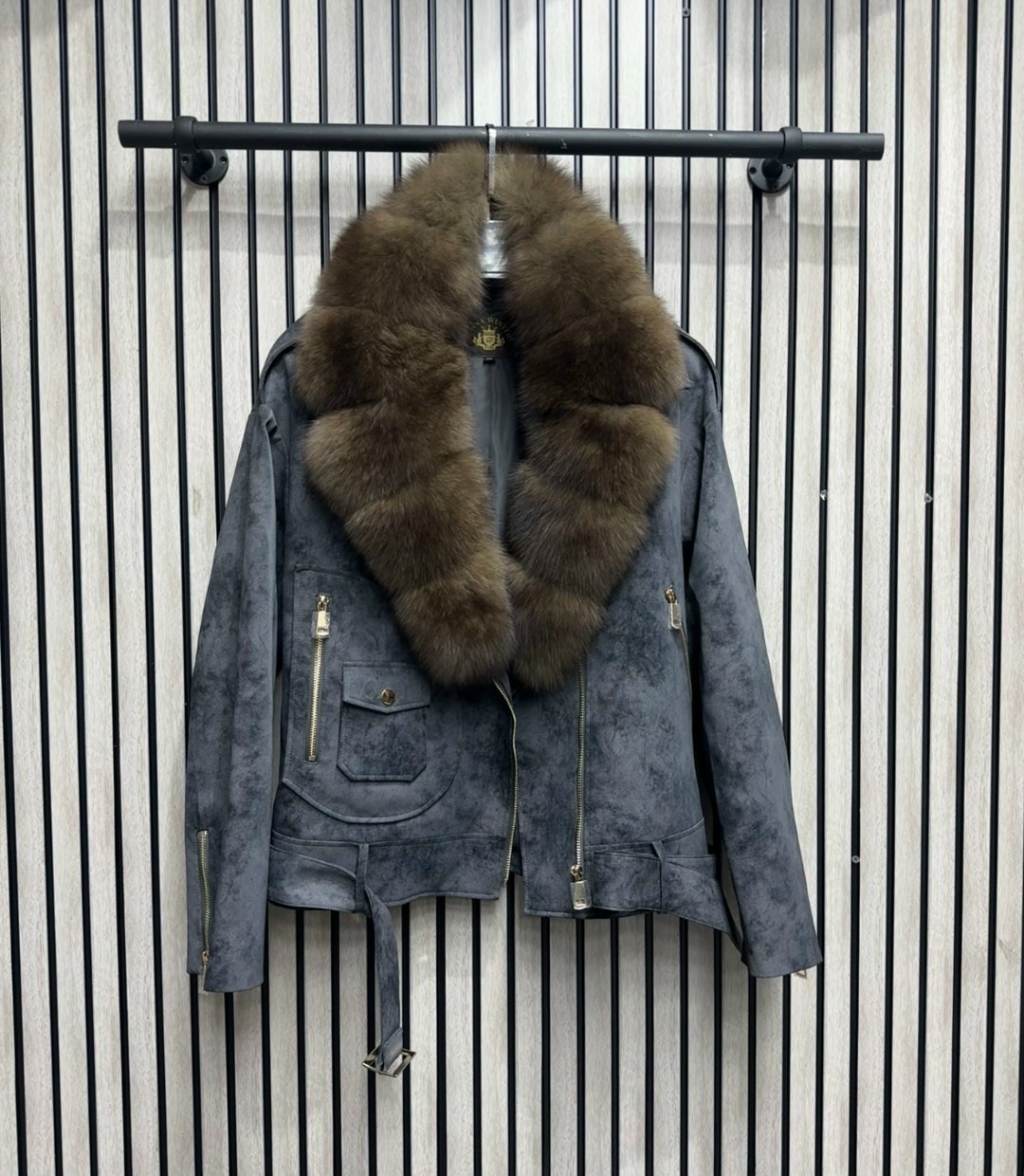 женская джинсовая куртка с мехом песца,куртка с натуральным мехом,куртка с мехом,джинсовка с мехом,куртка кожаная с мехом