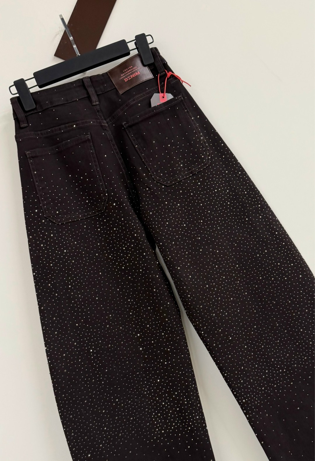 джинсы со стразами,джинсы mango со стразами,джинсы со стразами zarina,джинсы с блестками,джинсы со стразами женские